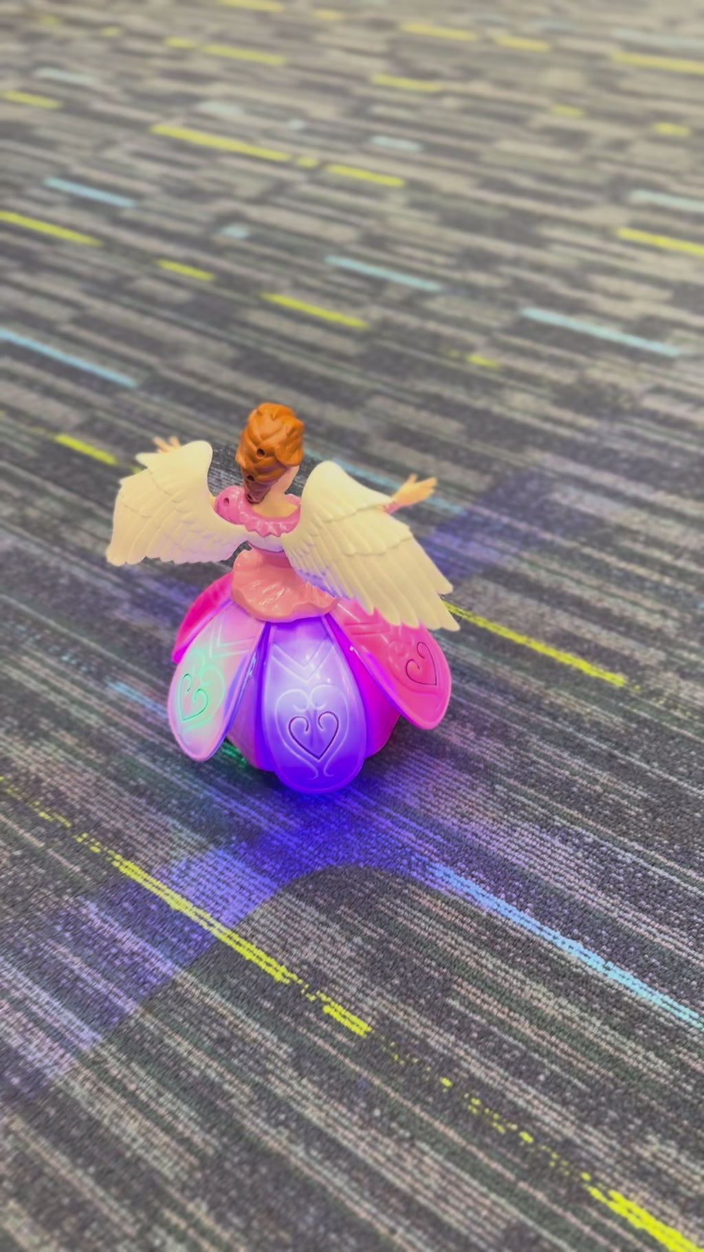 Disney Frozen Dancing Girl with Light &amp; Music - Pump and Go Magic